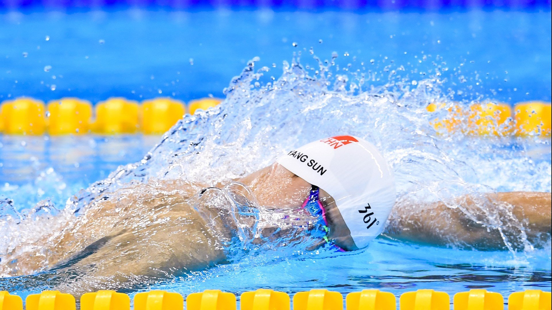 德甲争冠战之夜，英格拉姆发挥堪称完美，当篮球智慧照亮绿茵场