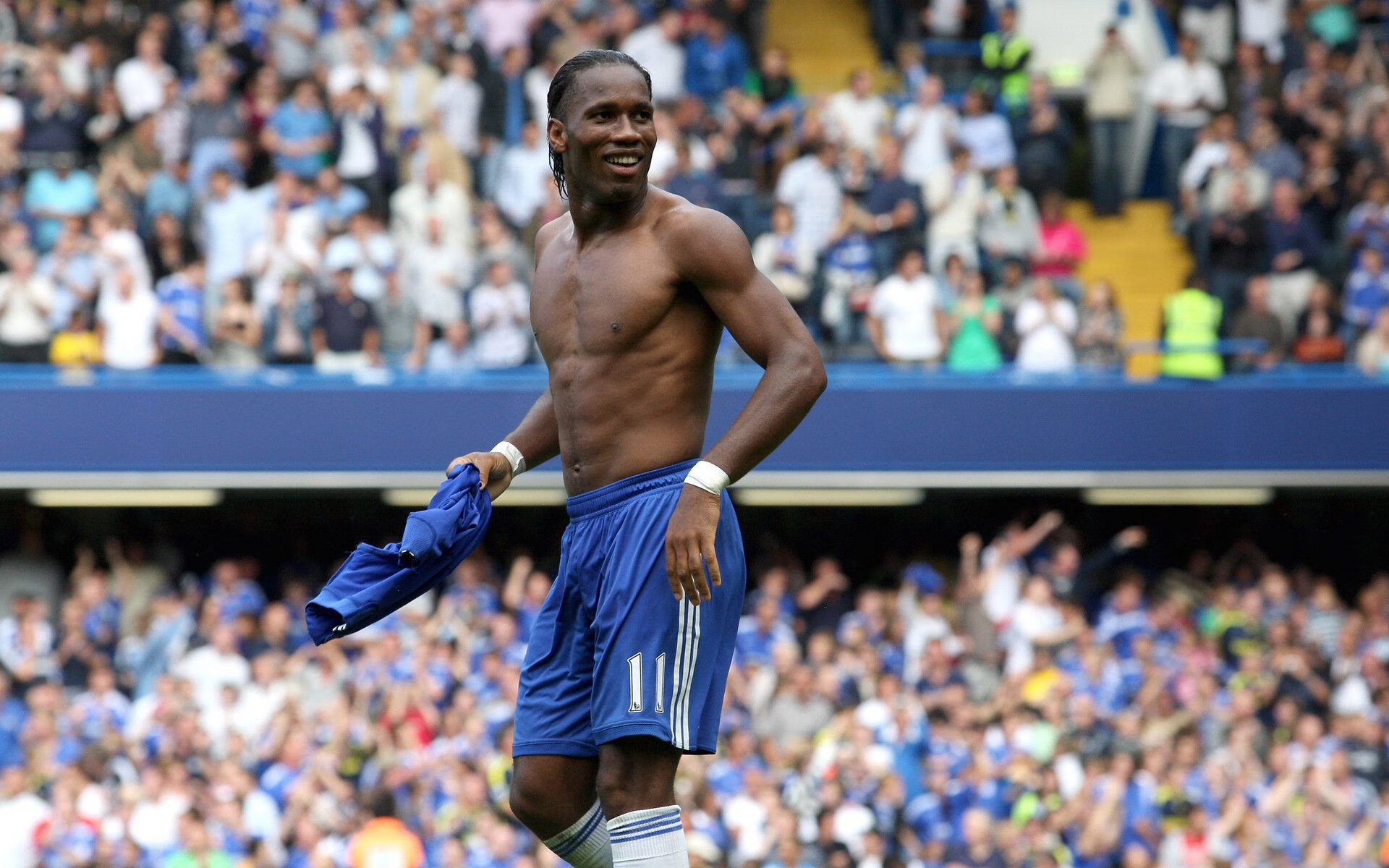 突尼斯爆冷摩纳哥，皮克成为关键先生